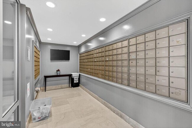 Building Photo - 1900 Lyttonsville Rd