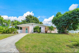Building Photo - 2057 NE Ridge Ave