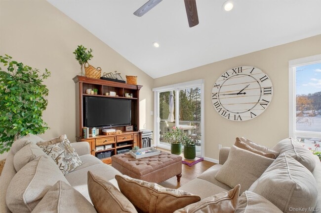 Building Photo - 34 Twin Lakes Rd