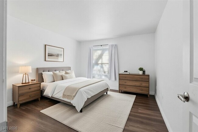 Building Photo - 2606 S Durango Dr