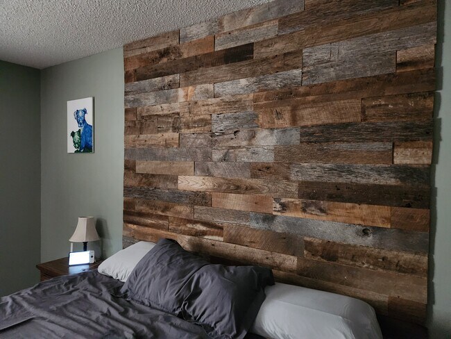 Building Photo - 1310 Knob Hill
