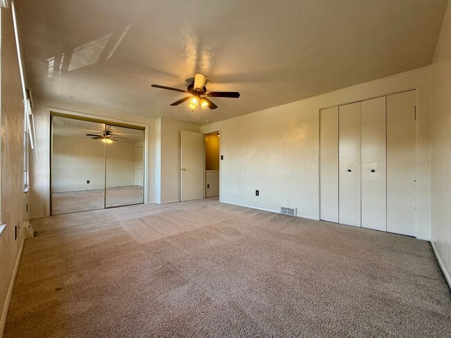 Building Photo - 450 Mower Dr