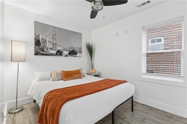 Building Photo - 1298 Gideons Dr SW