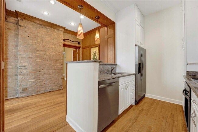 Building Photo - 1224 N Dearborn St