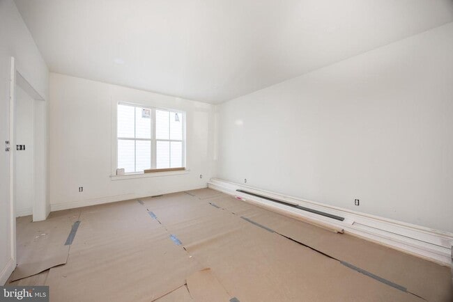 Building Photo - 453 E Franklin St