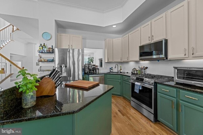 Building Photo - 21622 Monmouth Terrace