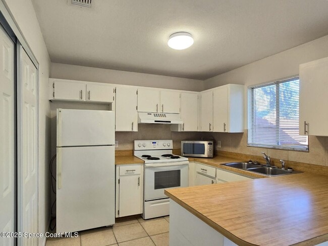 Building Photo - 1537 Mango Tree Dr