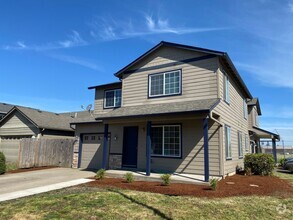 Building Photo - Benham