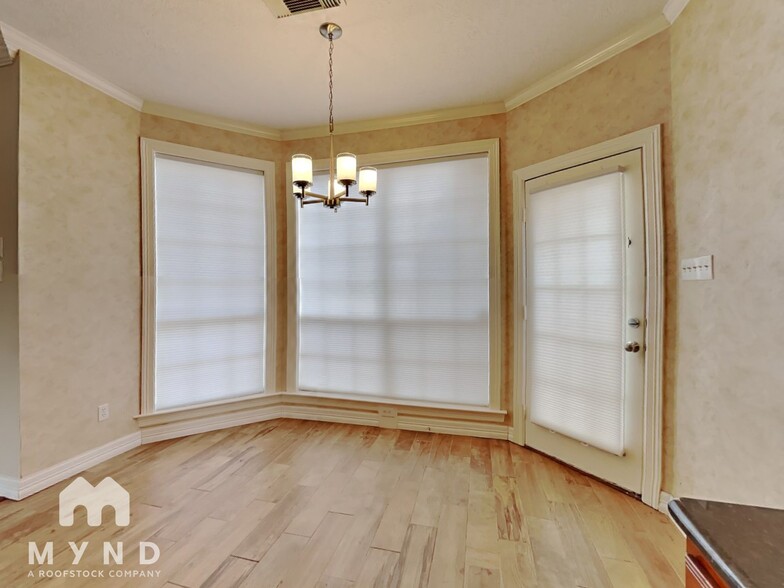 Building Photo - 1306 Silverleaf Dr