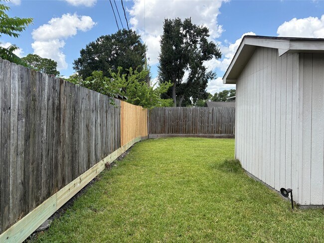 Building Photo - 11703 Triola Ln