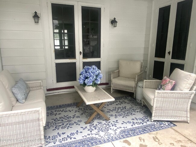 Building Photo - 1008 Electric St