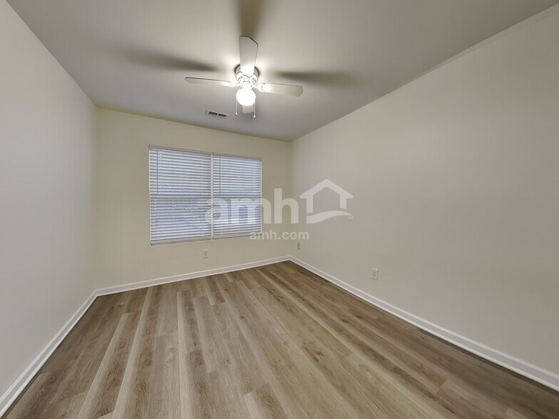 Building Photo - 5 Silverbrook Ct