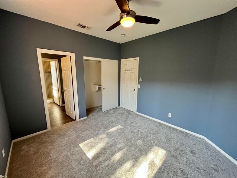 Building Photo - 5538 Coyote Ct