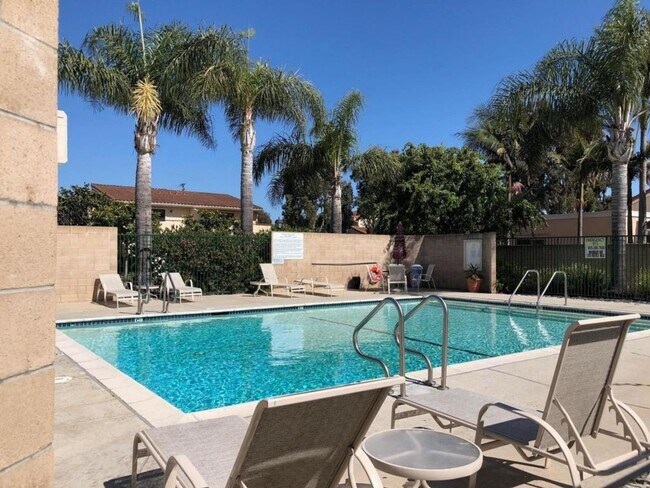 Building Photo - Mandalay Bay Village Private Community 3+3 $5000