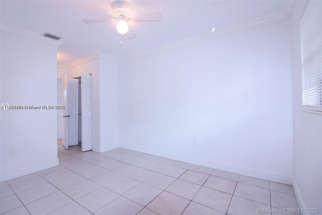 Building Photo - 3019 SW 68th Terrace