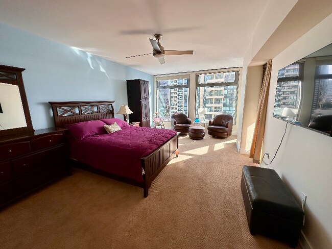 Building Photo - 654 Front St