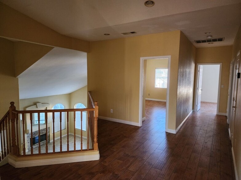 Building Photo - 8875 La Manga Ave