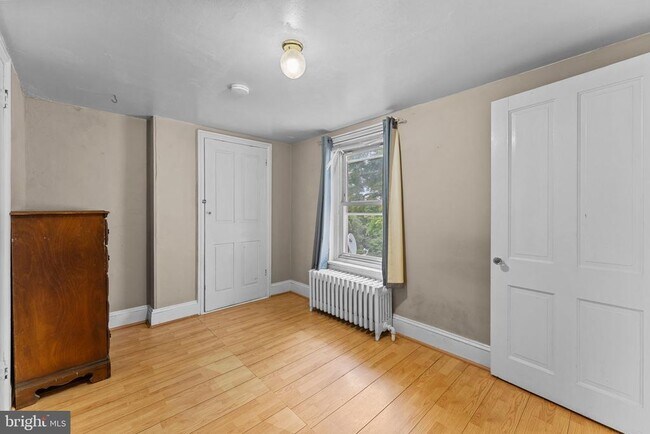 Building Photo - 158 W Butler Ave