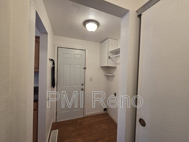 Building Photo - 14050 Tourmaline Dr
