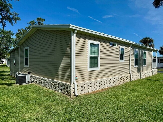 Building Photo - 1284 Plymouth Pl