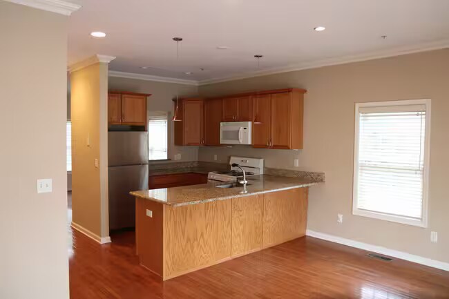 Building Photo - 570 Danbury Road