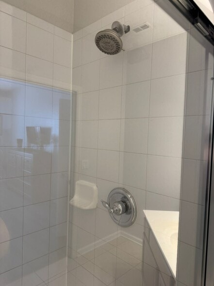 Building Photo - 4114 Breakview Dr