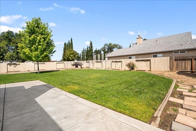 Building Photo - 1002 Bay Terrace Dr