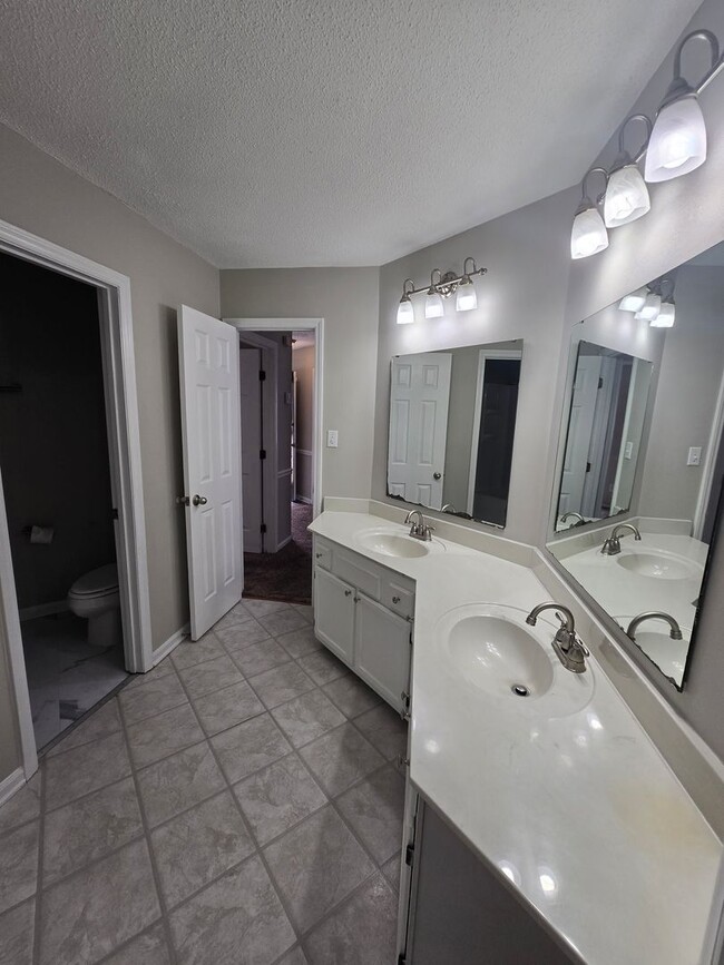 Building Photo - 5616 Bimini Pl