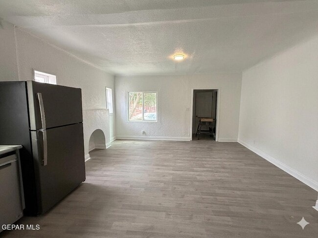 Building Photo - 2807 Grant Ave