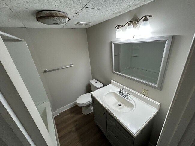 Building Photo - 306 Crawford Ct