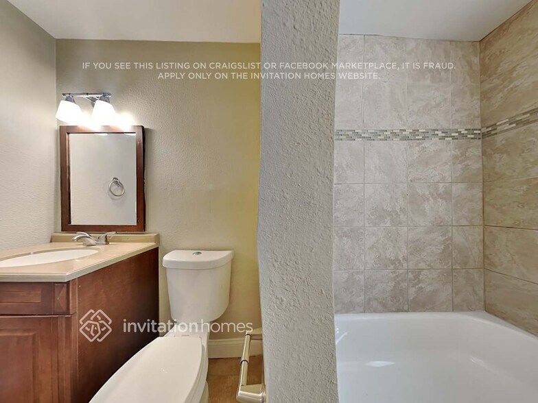 Building Photo - 2213 Brookshire Ave