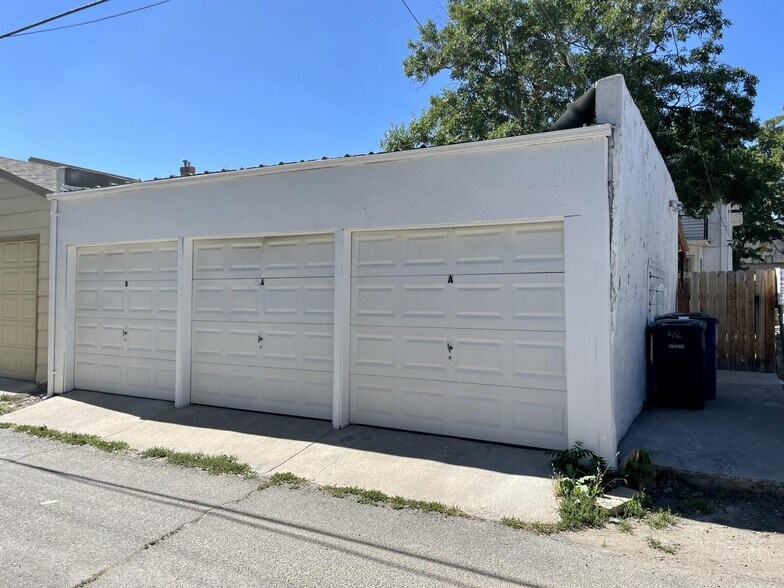 Building Photo - Spacious & light-filled Governors' Park home near Cherry Creek Trail