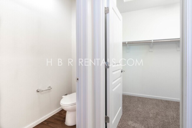 Building Photo - Spacious 4-Bedroom with Granite Finishes in Tracy – Your Dream Home Awaits!