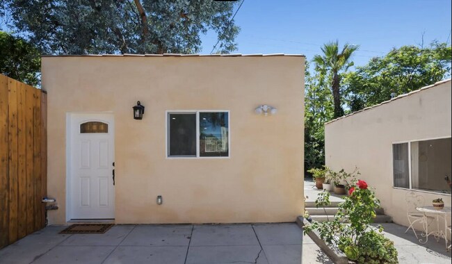 Building Photo - 2235 Patricia Ave