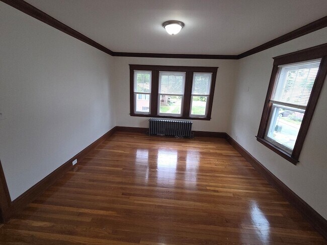 Building Photo - 32 Boutwell St