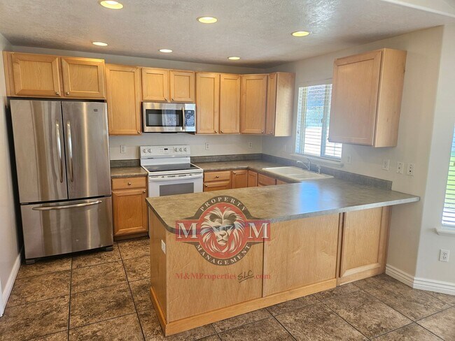 Building Photo - 3 Bed 2 Bath Home in a Herriman