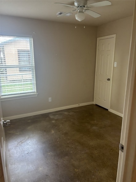 Building Photo - 11817 13th St