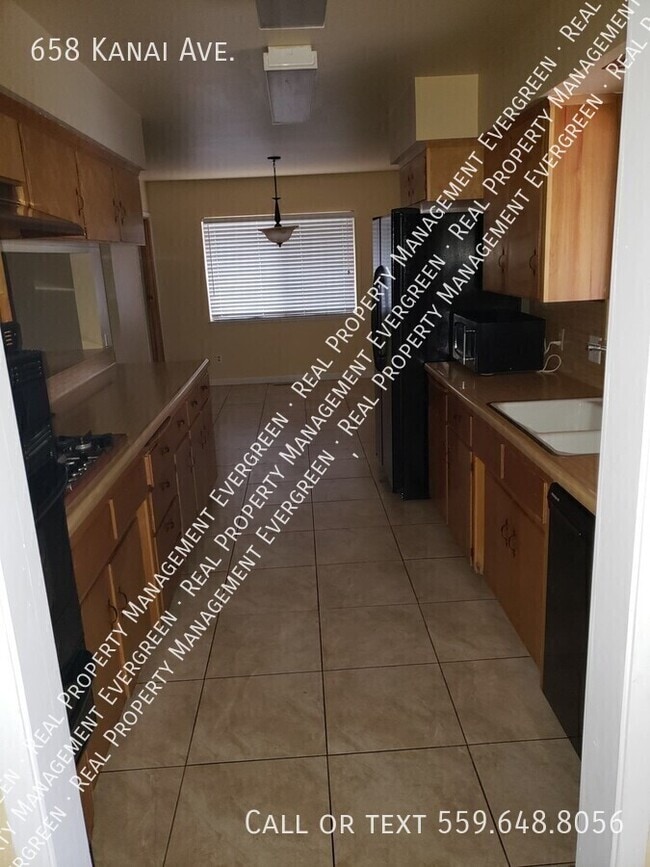 Building Photo - 658 W Kanai Ave