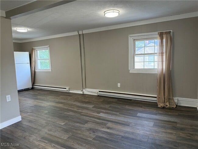 Building Photo - 416 2nd St