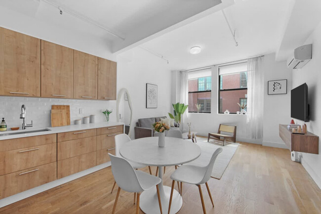 Building Photo - 517 W 45th St