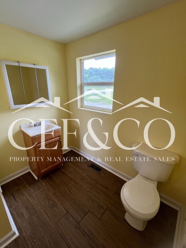 Building Photo - For Rent – 3 Bedroom, 1 Bathroom All-Elect...