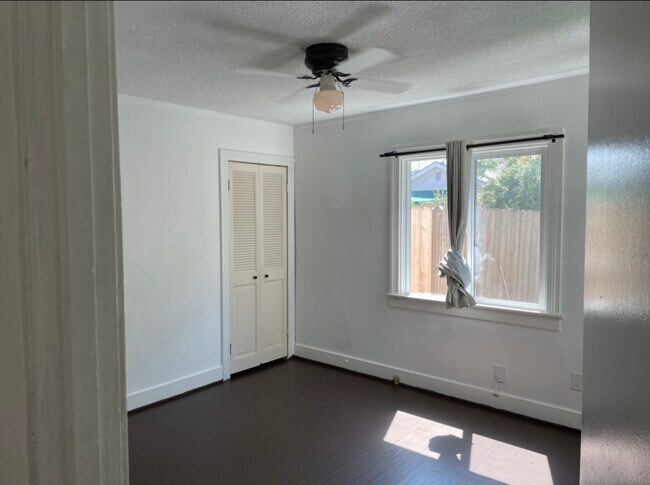 Bedroom 2 - 727 N Alta Vista Blvd
