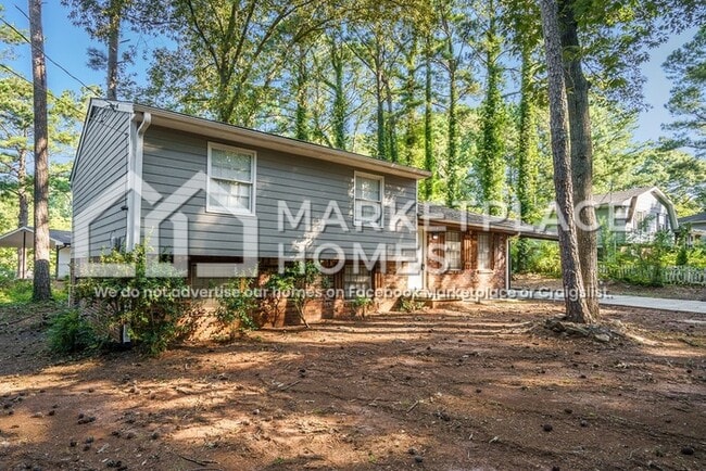 Building Photo - 1051 Scott Rd