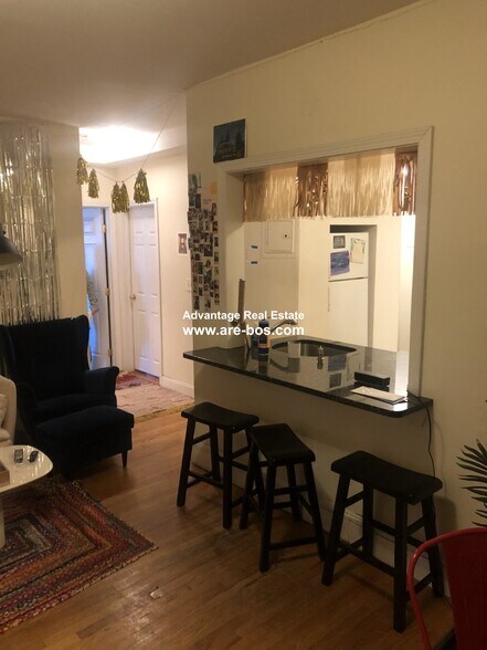 Building Photo - 62 Egmont St