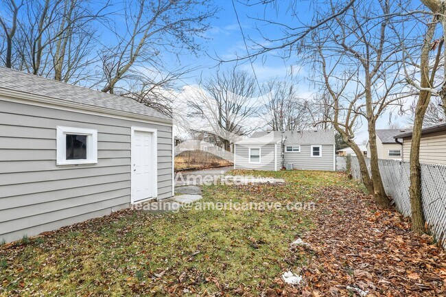 Building Photo - 2221 Cadie Ave