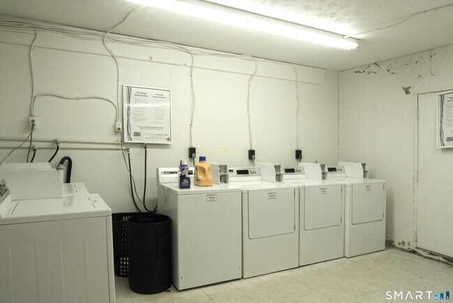 Building Photo - 120 Wooster St