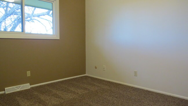 Building Photo - 5503 6th Ave S