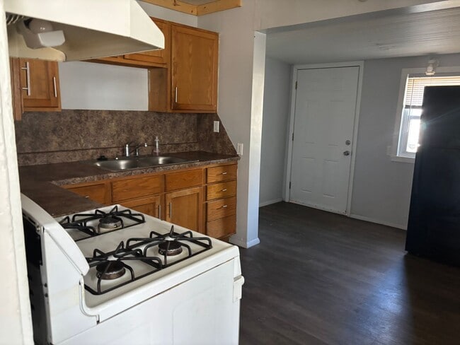 Building Photo - Stylish Two-Story Duplex Living: 2 Beds, 1 Bath (Ask about our special)