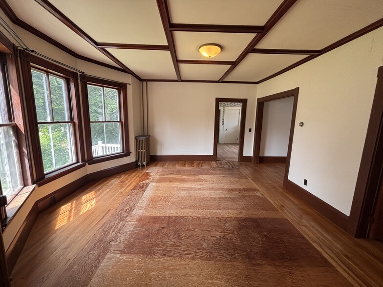 Living Room - 216 Russell St