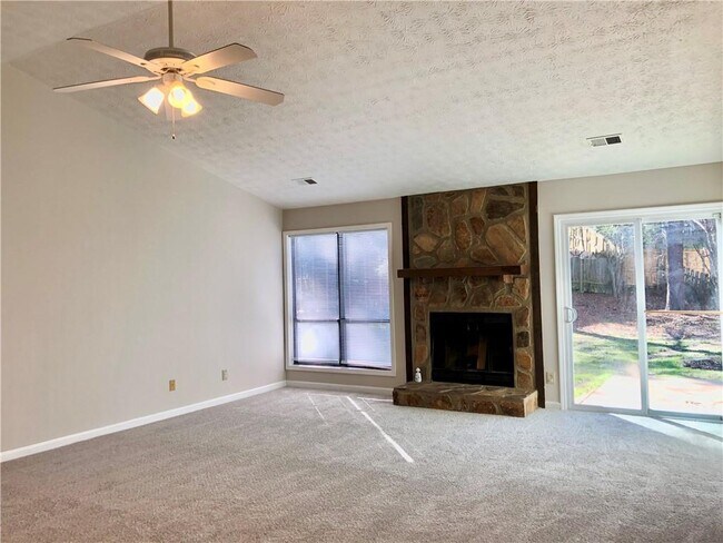 Building Photo - 125 Colony Run
